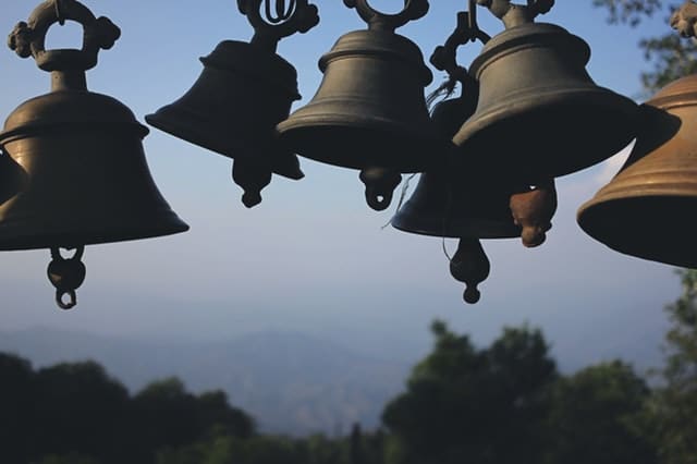 Bells-ringing-tinnitus